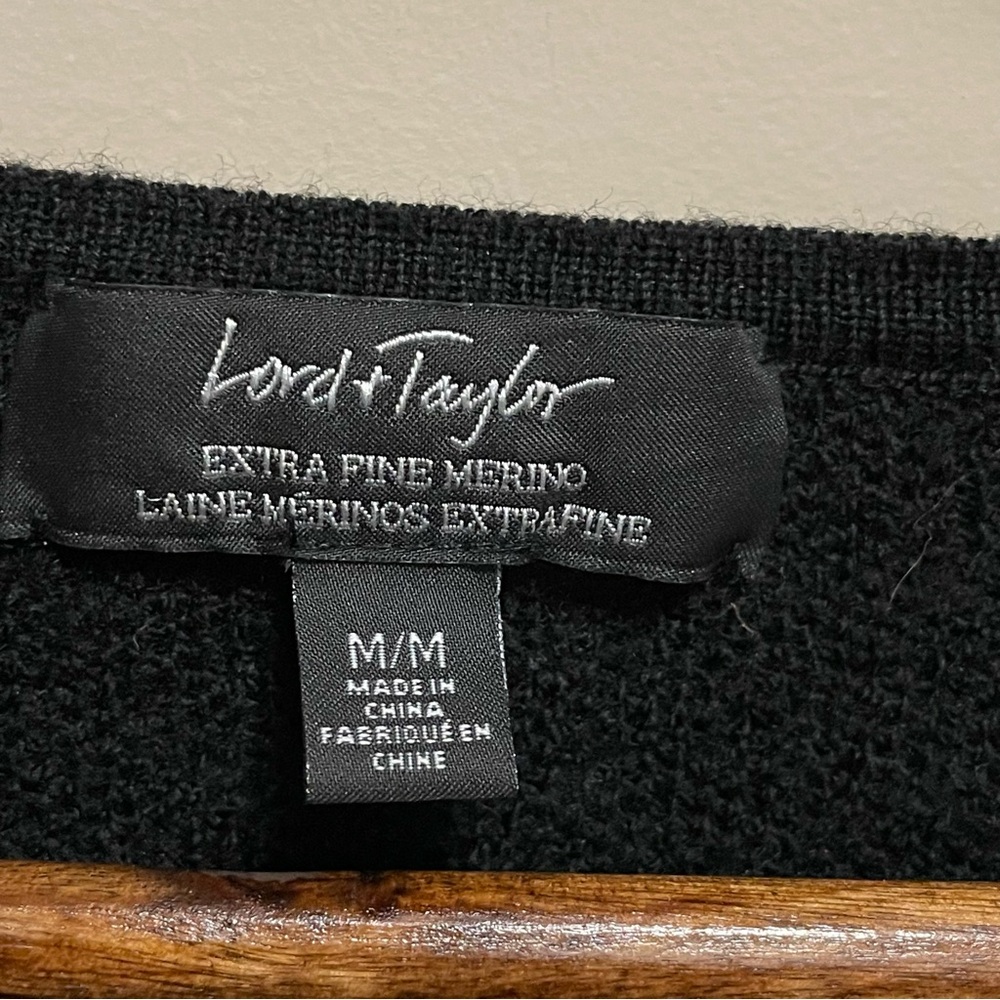 Lord & Taylor Black 100% Merino Wool Sweater Women’s Size Medium - Picture 7 of 10